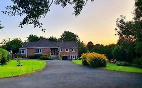 Idyllic 2 Bedroom Self-Contained Upsidedown Annexe