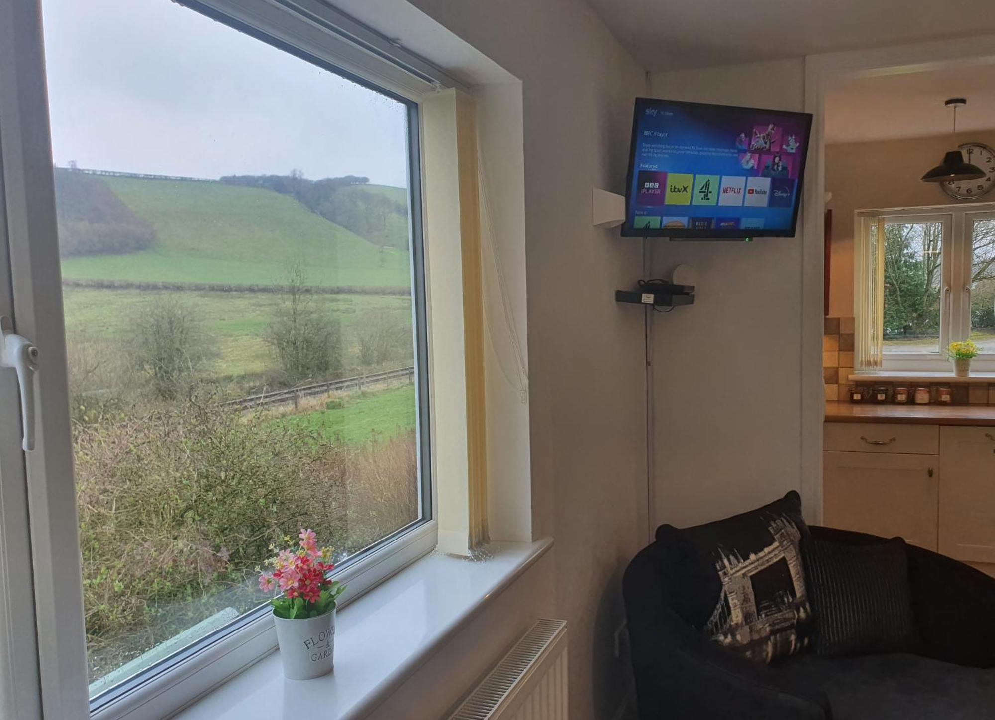 Idyllic 2 Bedroom Self-Contained Upsidedown Annexe Llandrindod Wells Exterior photo