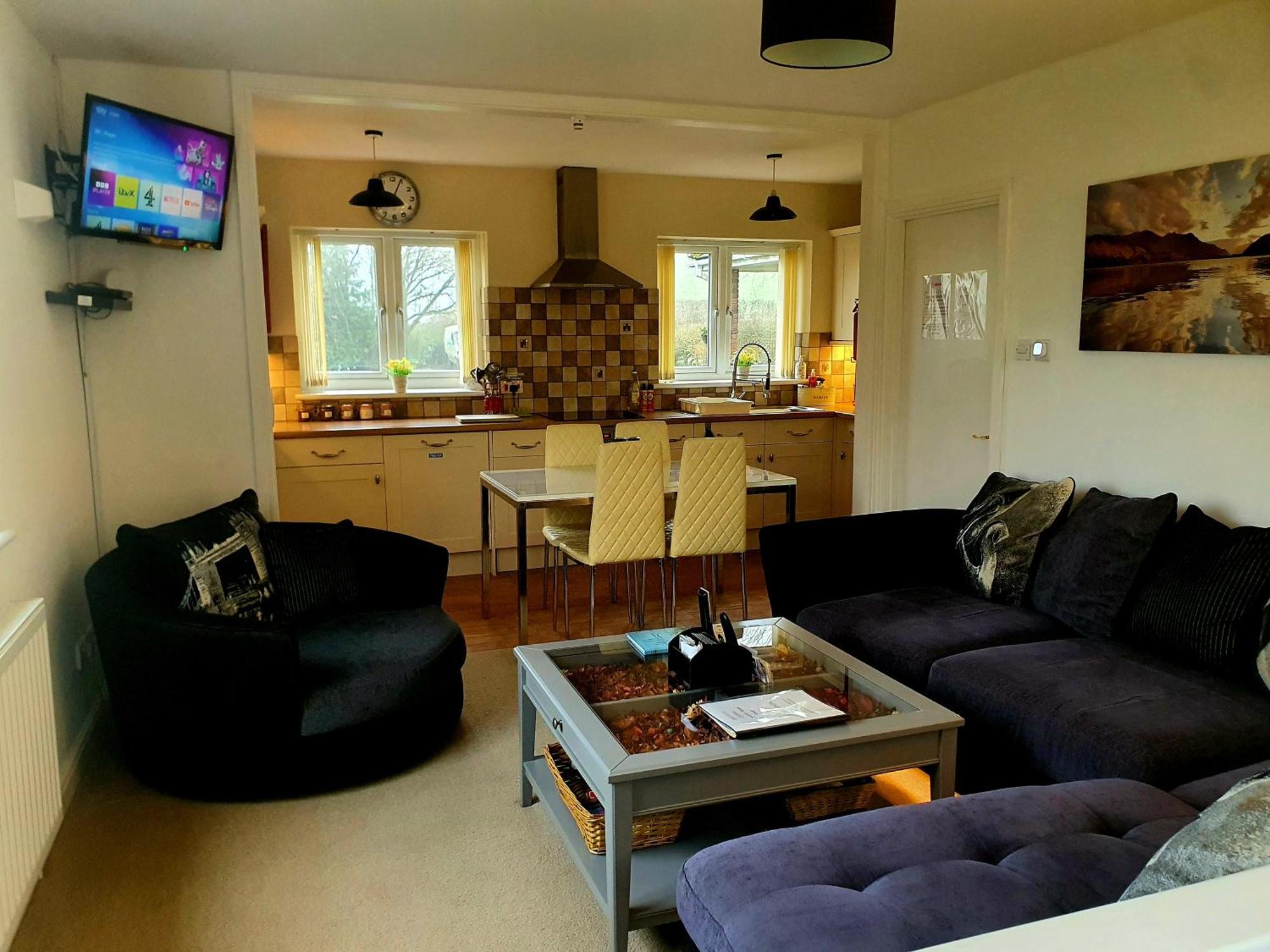 Idyllic 2 Bedroom Self-Contained Upsidedown Annexe Llandrindod Wells Exterior photo