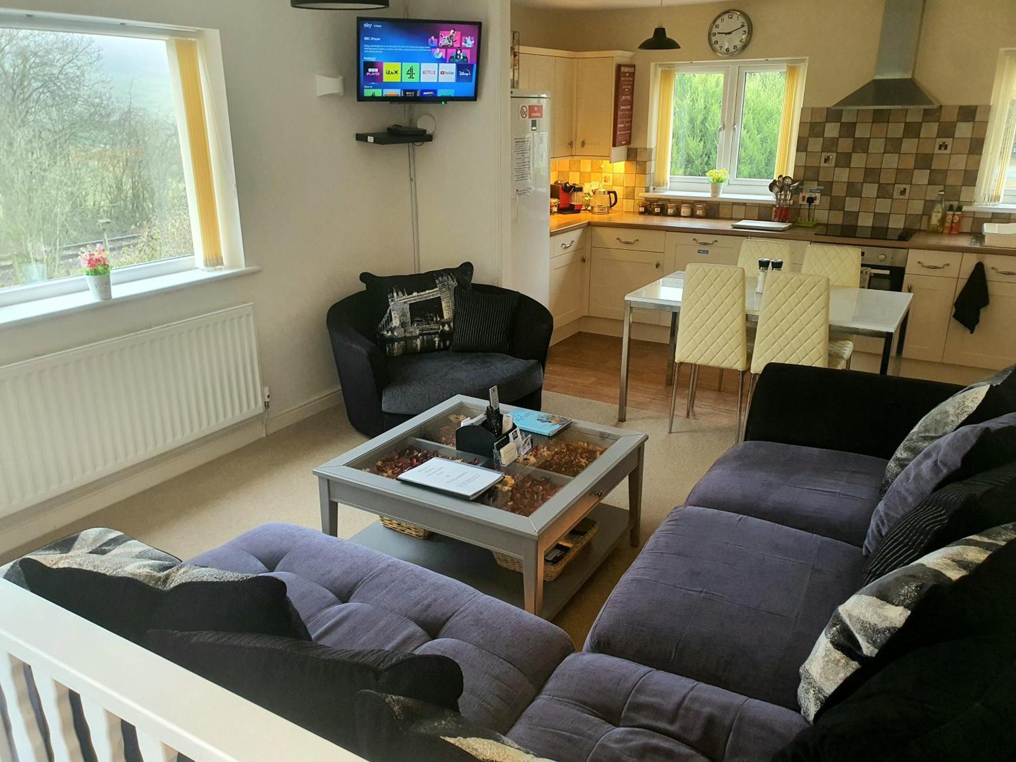 Idyllic 2 Bedroom Self-Contained Upsidedown Annexe Llandrindod Wells Exterior photo