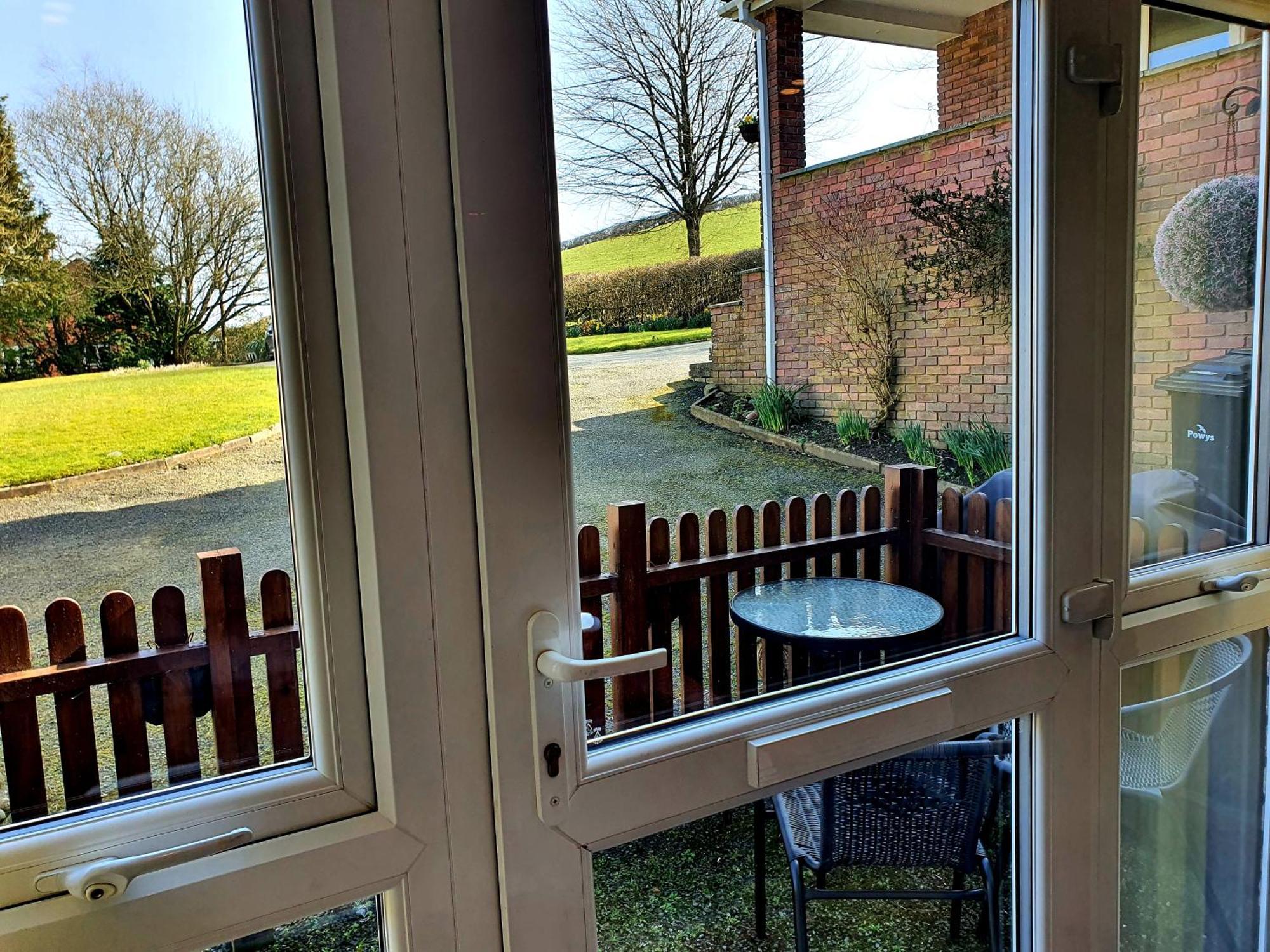 Idyllic 2 Bedroom Self-Contained Upsidedown Annexe Llandrindod Wells Exterior photo