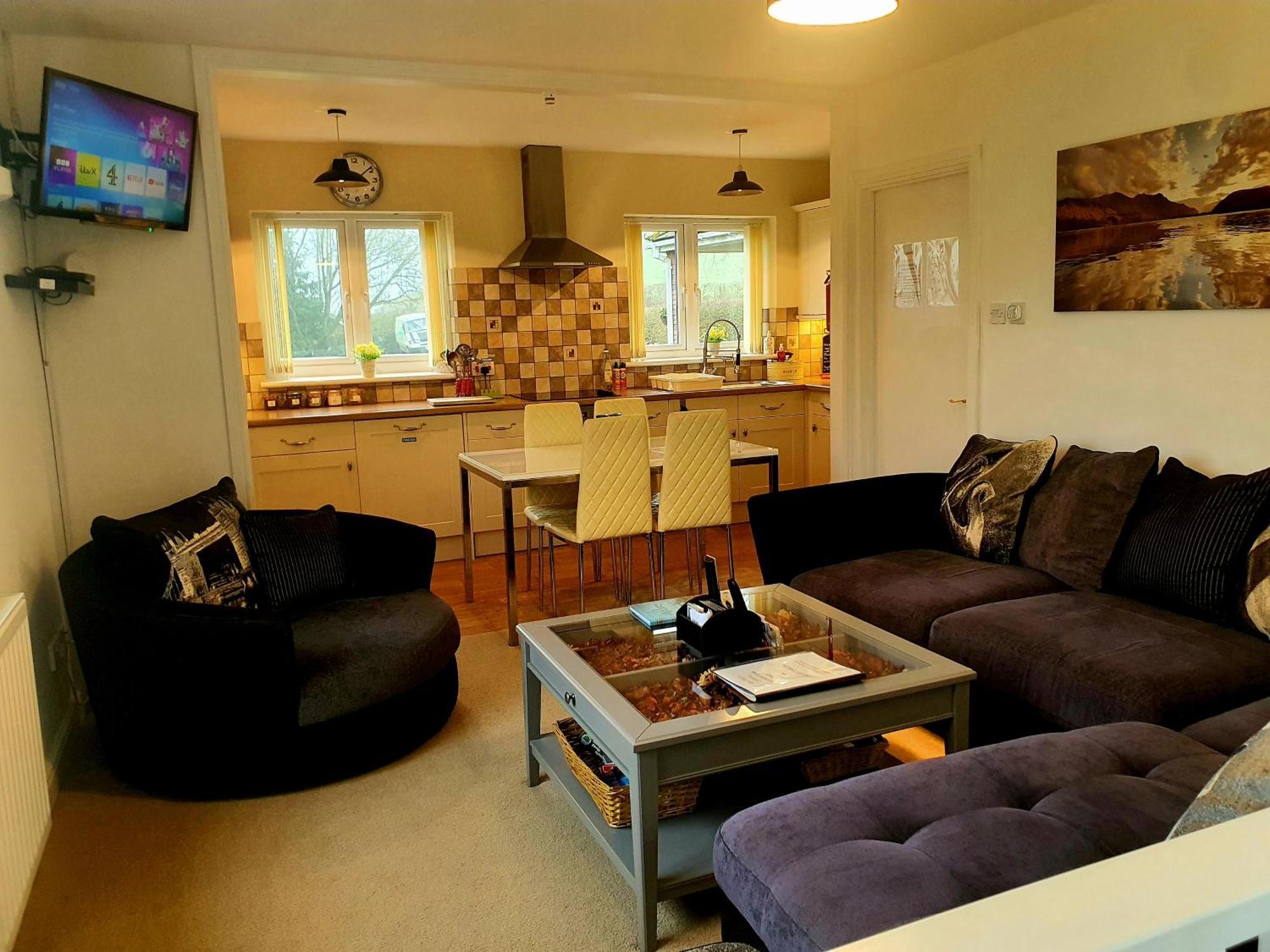 Idyllic 2 Bedroom Self-Contained Upsidedown Annexe Llandrindod Wells Exterior photo